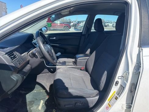 Used 2015 Toyota Camry LE image 9