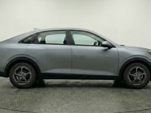 Used 2025 Kia K4 LXS image 11