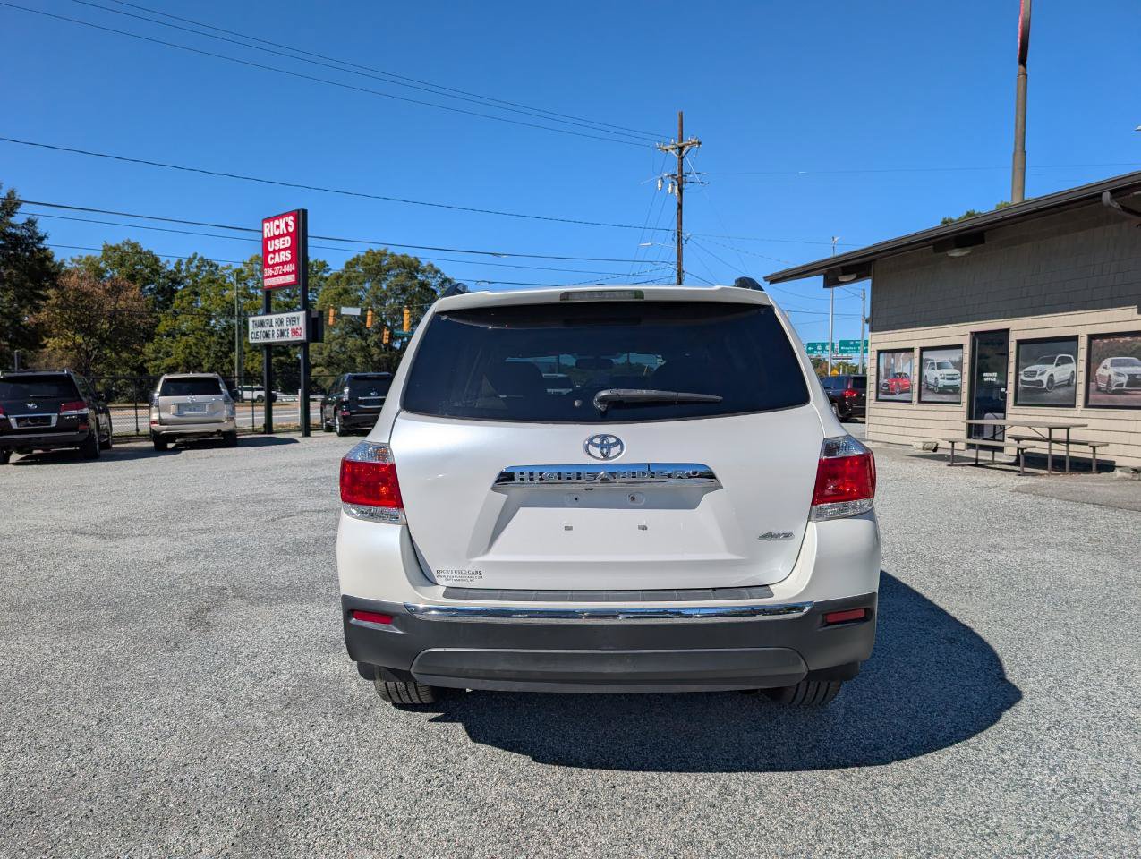 Used 2012 Toyota Highlander Limited w/ Tow Pkg AWD/4WD image 8