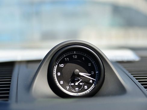 Certified 2025 Porsche Macan image 19