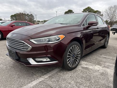 Used 2017 Ford Fusion SE w/ Fusion SE Technology Package image 1