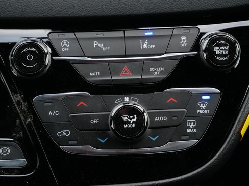 New 2026 Chrysler Voyager LX image 19