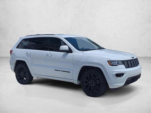 Used 2019 Jeep Grand Cherokee Altitude RWD image 3