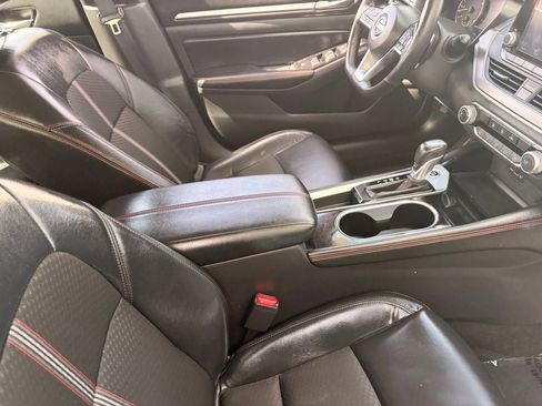 Certified 2025 Nissan Altima 2.5 SR FWD image 12