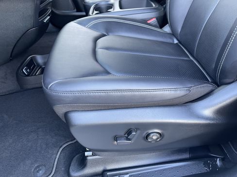 New 2026 Chrysler Voyager LX image 16