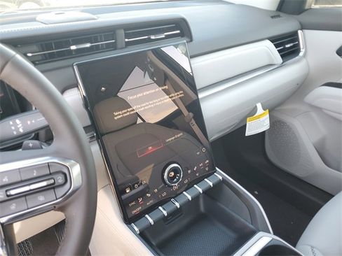 Used 2026 GMC Terrain Denali image 25