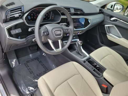New 2025 Audi Q3 2.0T Premium image 10