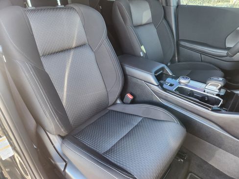 Used 2025 Mitsubishi Outlander ES image 10