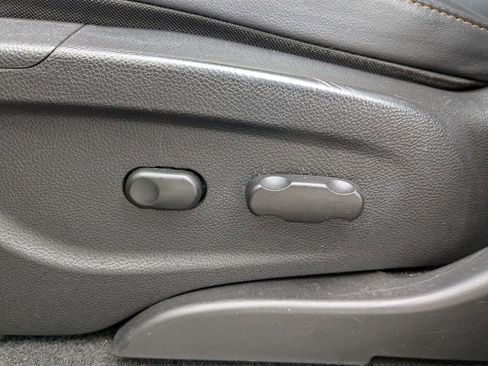 Certified 2021 Chevrolet Trax LT w/ Driver Confidence Package image 22