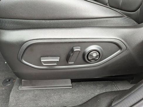 Used 2023 Jeep Grand Cherokee 4WD 4xe w/ Luxury Tech Group II image 9