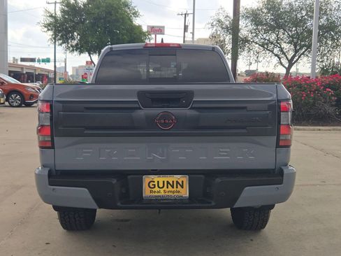 Certified 2025 Nissan Frontier PRO-4X image 4