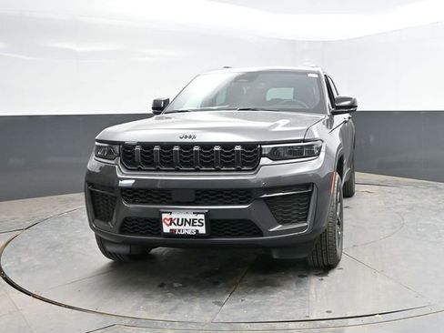 New 2026 Jeep Grand Cherokee L 4WD image 2