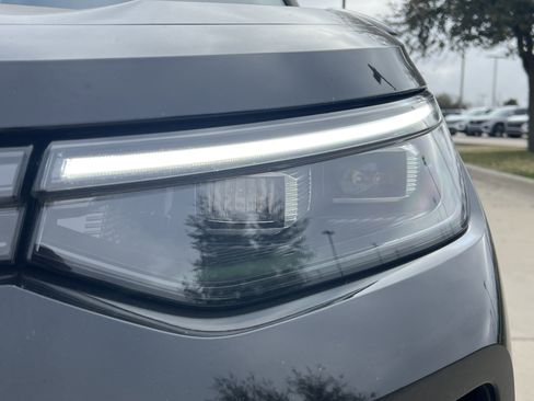 Used 2025 Volkswagen Tiguan S image 6