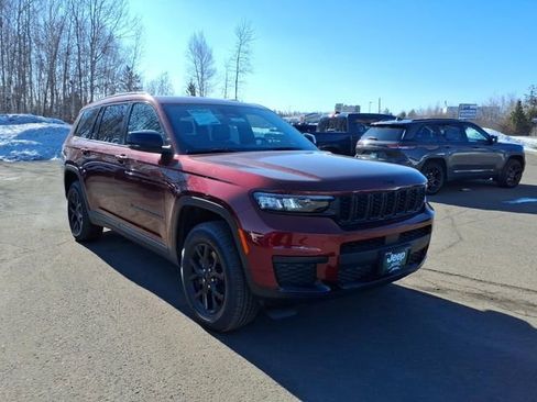 New 2025 Jeep Grand Cherokee L Altitude image 7