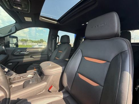 Used 2024 GMC Sierra 2500 AT4 w/ AT4 Premium Plus Package AWD/4WD image 13