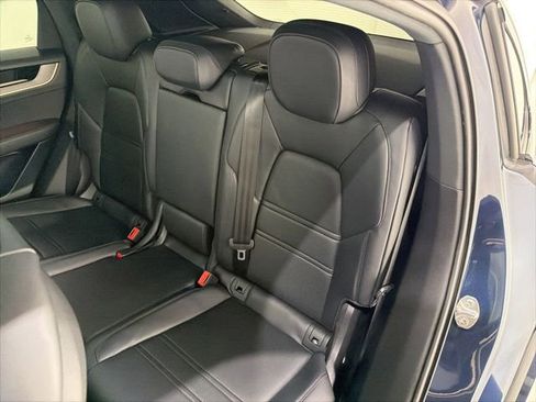 Used 2024 Porsche Cayenne Coupe AWD/4WD image 16