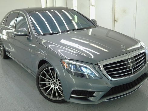 Used 2017 Mercedes-Benz S 550 Sedan w/ Sport Package w/ Sport Package image 24