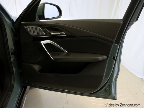 Used 2025 BMW X1 xDrive28i w/ Technology Package image 33