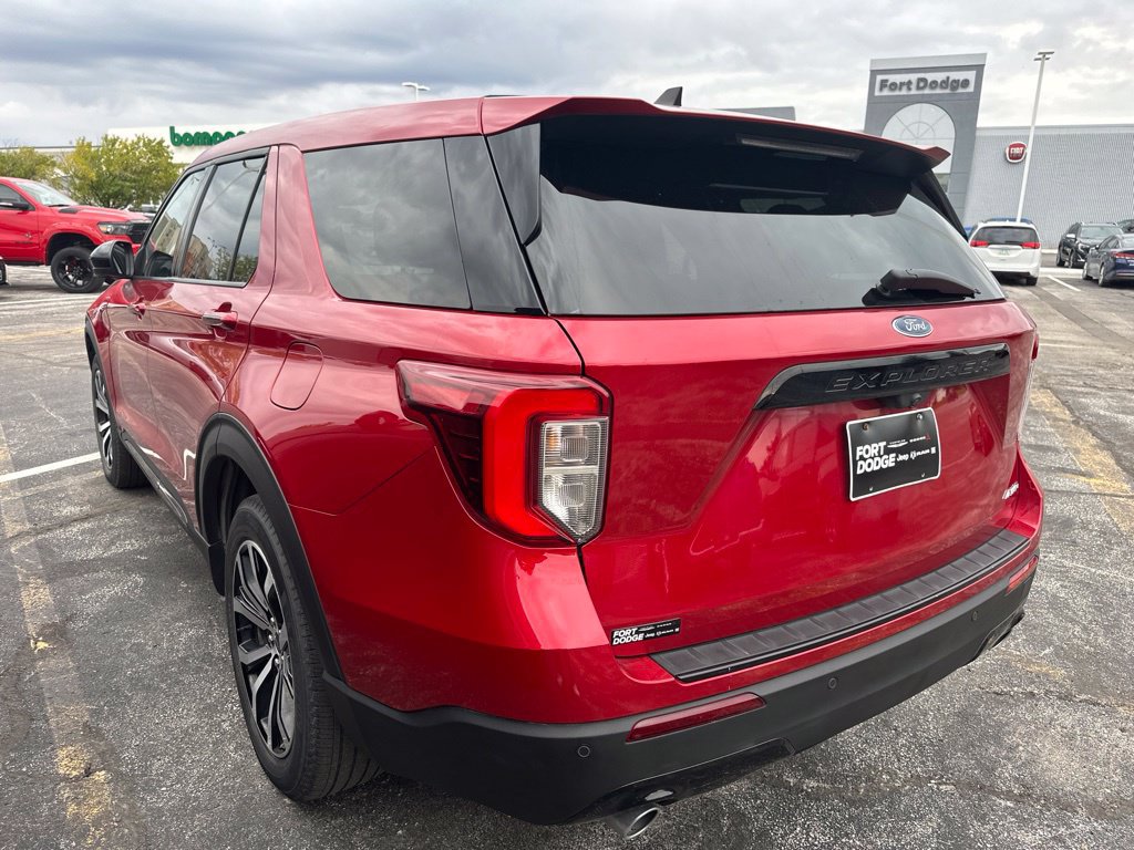 Used 2022 Ford Explorer ST-Line AWD/4WD image 2