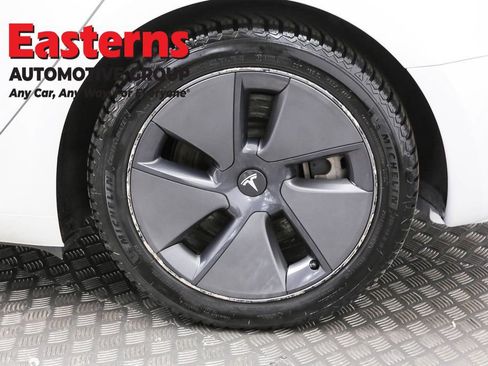 Used 2023 Tesla Model 3 Standard Range image 30