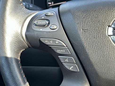 Used 2020 Nissan Pathfinder SL AWD/4WD image 34