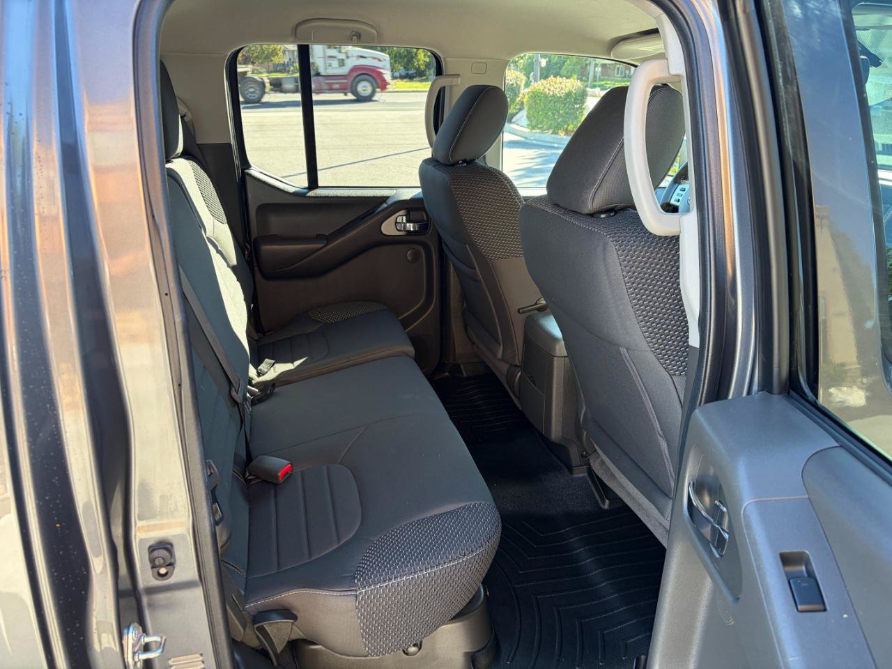 Used 2019 Nissan Frontier PRO-4X AWD/4WD image 6