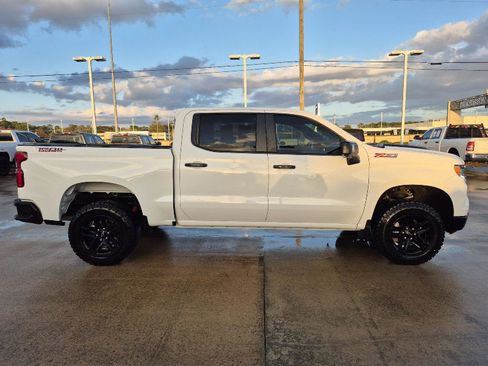 Used 2022 Chevrolet Silverado 1500 LT Trail Boss w/ Convenience Package II image 7