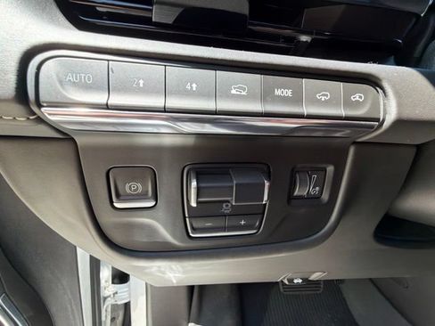 Used 2023 Cadillac Escalade Sport Platinum w/ LPO, ONYX Package AWD/4WD image 32