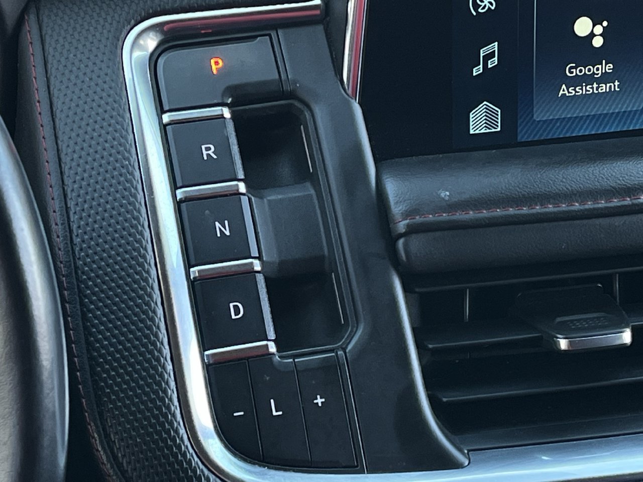 Used 2022 Chevrolet Tahoe RST AWD/4WD image 17