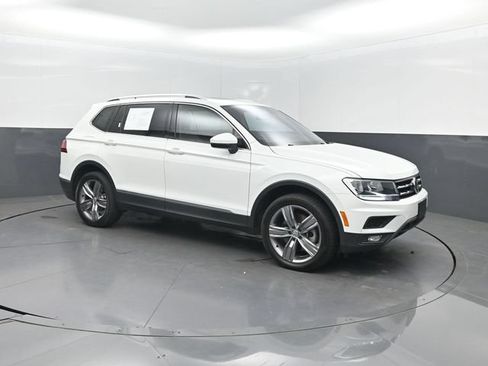Used 2021 Volkswagen Tiguan SEL AWD/4WD image 35