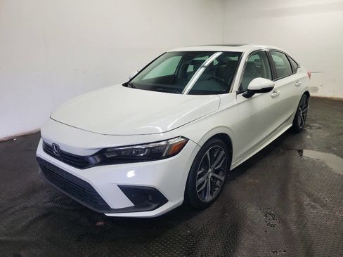 Used 2022 Honda Civic Touring image 1