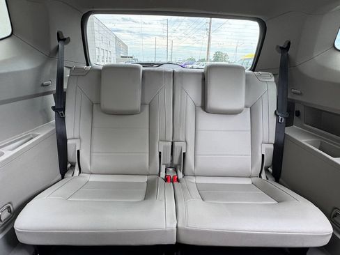 Used 2023 Volkswagen Atlas SEL AWD/4WD image 32