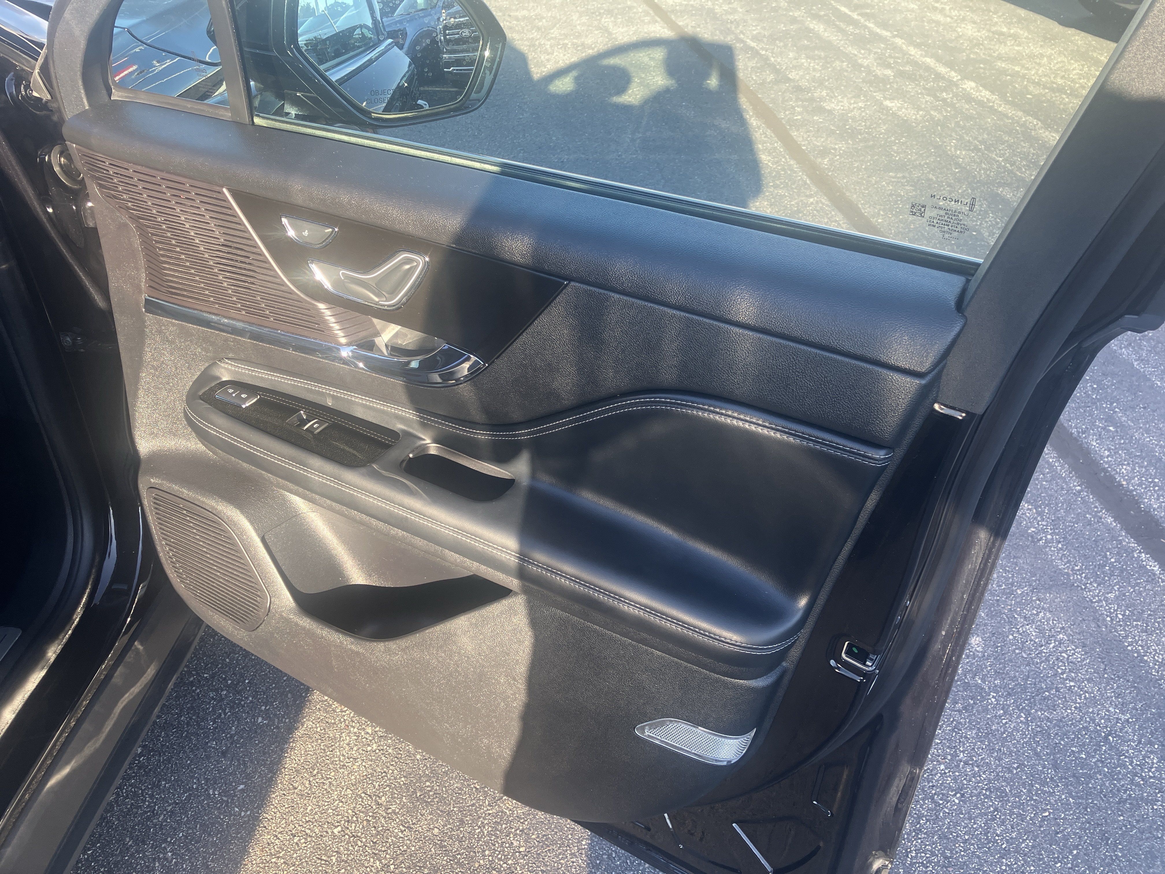 Used 2022 Lincoln Corsair AWD w/ Premium Package image 10