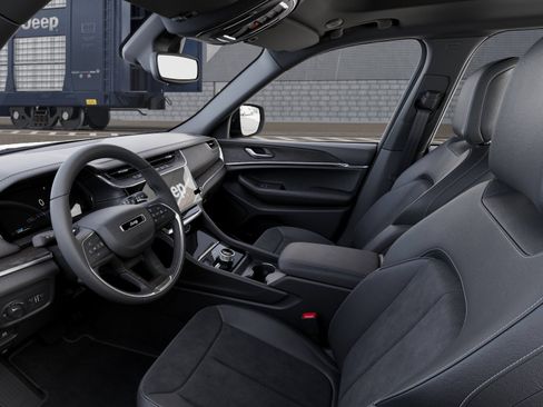 New 2026 Jeep Grand Cherokee Altitude AWD/4WD image 22
