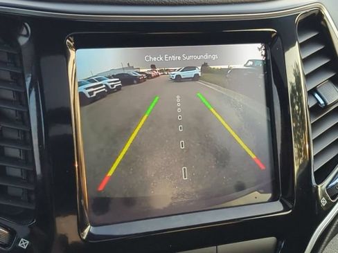 Used 2020 Jeep Cherokee Limited AWD/4WD image 19