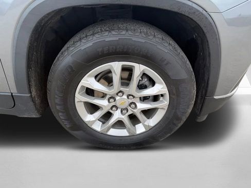 Used 2021 Chevrolet Traverse LT FWD image 36