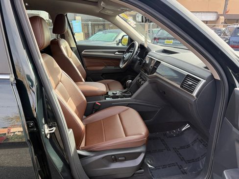 Used 2021 Volkswagen Atlas SEL R-Line image 20