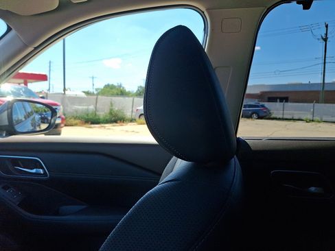 Used 2023 Nissan Rogue Platinum w/ Platinum Premium Package image 17