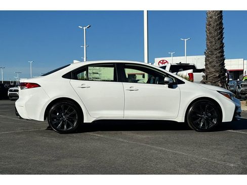 New 2026 Toyota Corolla SE image 3