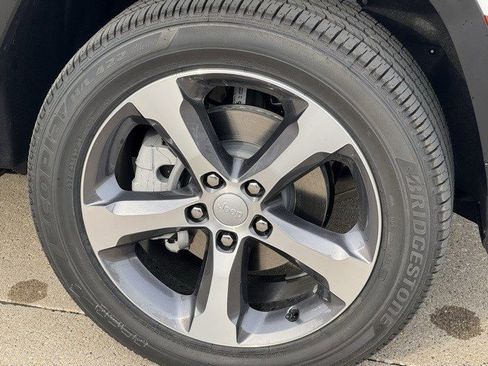 New 2025 Jeep Grand Cherokee Limited w/ Trailer Tow Package image 37