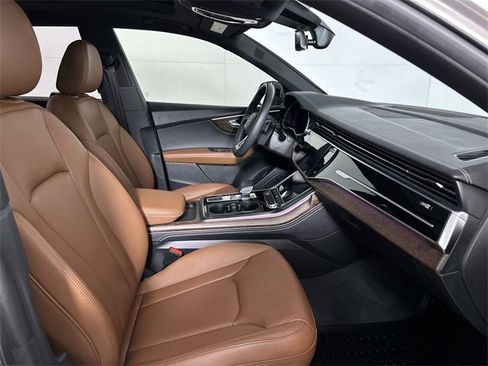Used 2024 Audi Q8 Premium Plus image 29