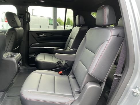 Used 2025 Chevrolet Traverse Z71 w/ Enhanced Driving Package AWD/4WD image 35