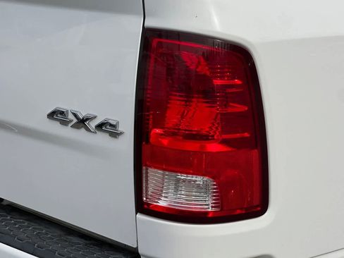 Used 2017 RAM 1500 Express image 32