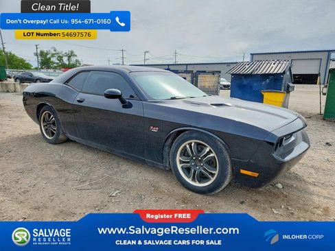 Used 2013 Dodge Challenger R/T RWD image 5