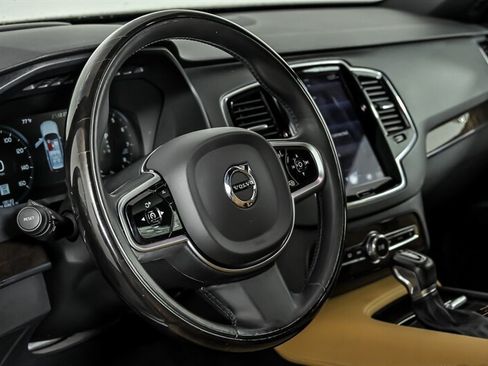 Used 2016 Volvo XC90 T6 Momentum AWD/4WD image 21