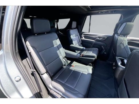 Used 2023 Chevrolet Tahoe Z71 w/ Luxury Package AWD/4WD image 25