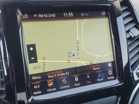 Used 2020 Jeep Cherokee Limited AWD/4WD image 3