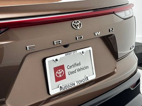 Used 2025 Toyota Crown Signia AWD/4WD image 8
