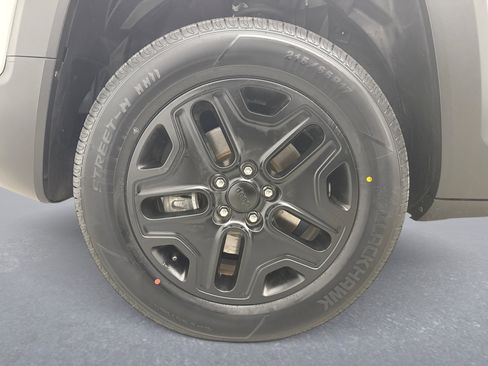 Used 2018 Jeep Renegade Trailhawk w/ Cold Weather Group II image 23