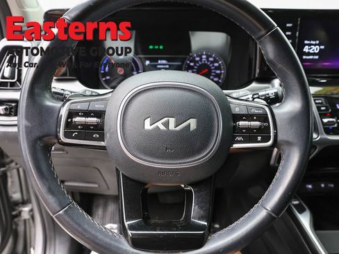 Used 2023 Kia Sorento EX AWD/4WD image 10